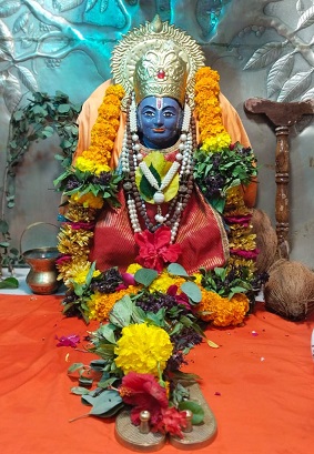 स्वयंभू दत्त महाराज यांची मुर्ती - आकालापूर